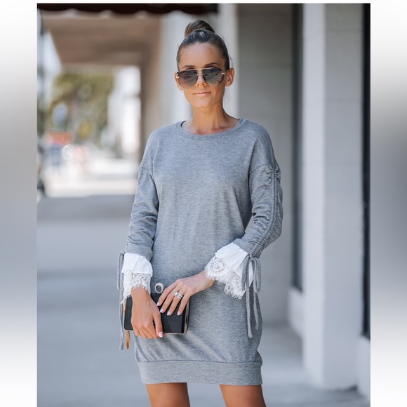 04 Chic Round neck ruching long sleeve lace contrast sweater knit midi Dress - Picture 2 of 7